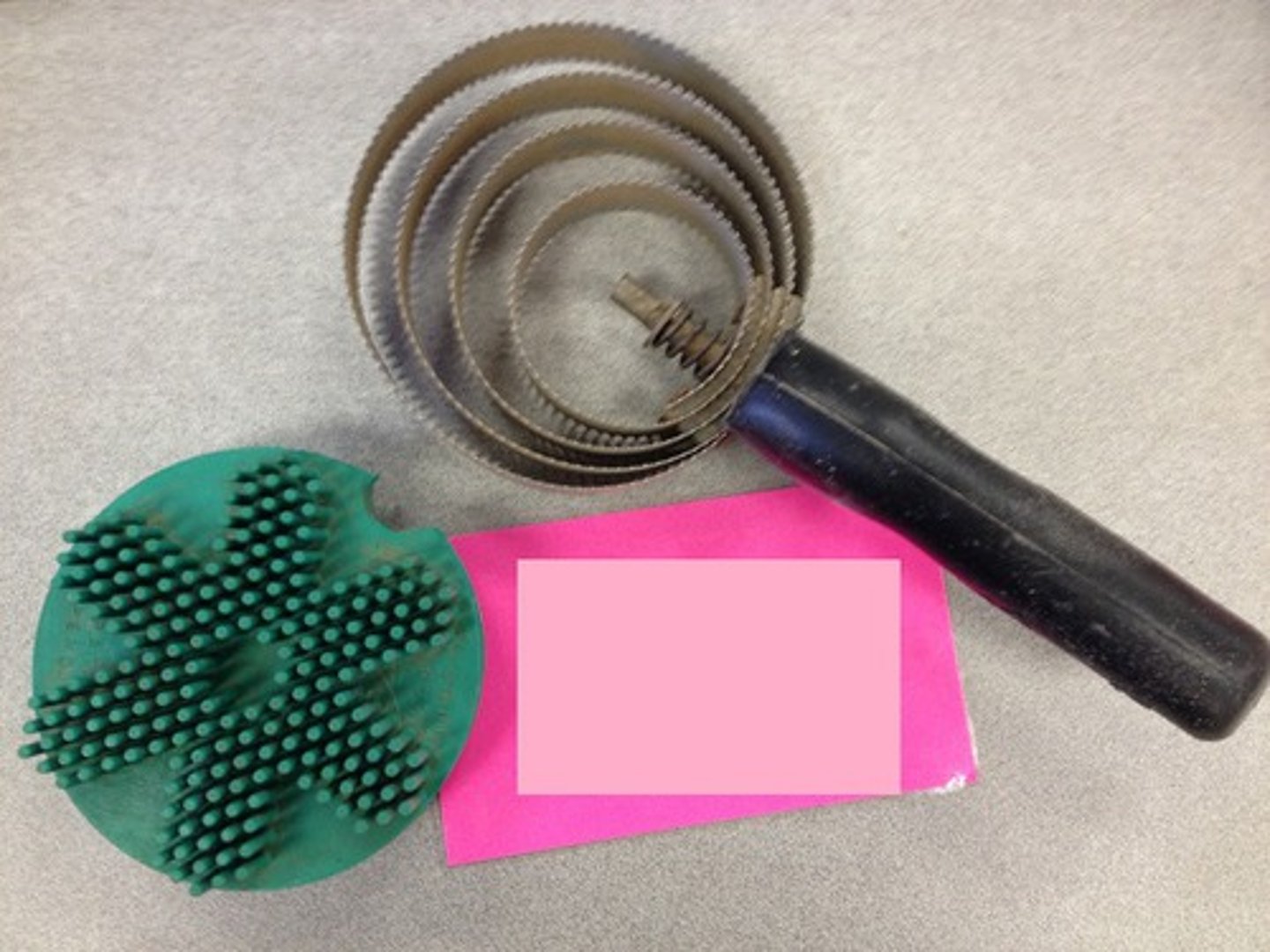 <p>helps to loosen dirt and hair</p>