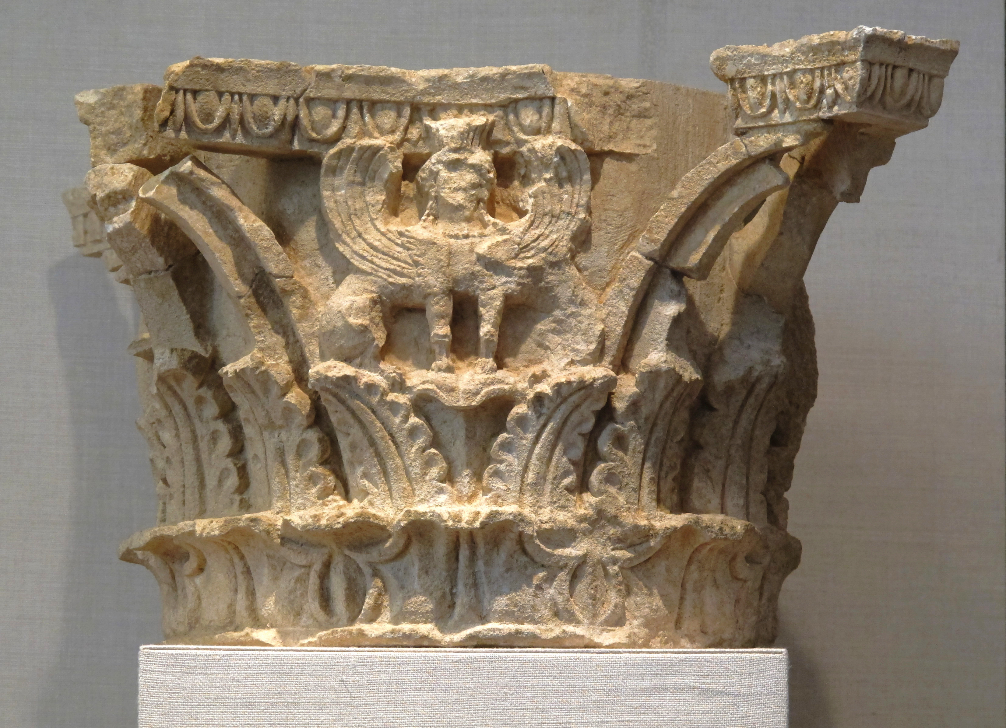 <p>which style is this capital?</p>
