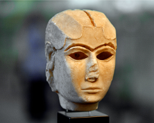<ul><li><p>Also known as The Lady of Uruk, the <mark data-color="blue" style="background-color: blue; color: inherit;">mask was most possibly that of Inanna.</mark></p></li><li><p>&nbsp;The face is made of marble, though it looks like it was meant to be attached to a wooden backing and perhaps wigged in gold.&nbsp;</p></li></ul><p></p>