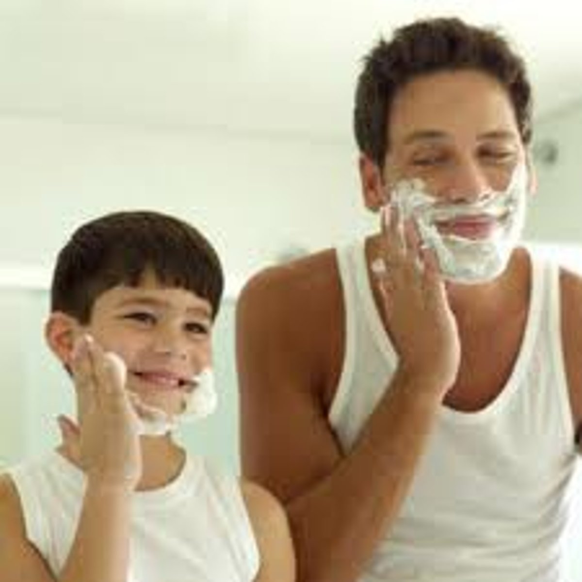 <p>подражать / имитировать</p>