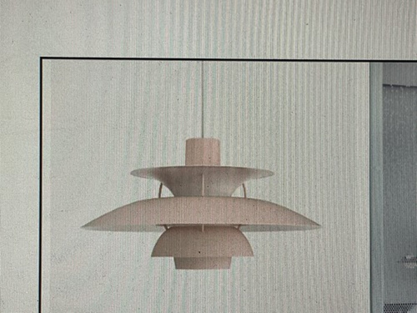 <p>Diagrammed light patterns to minimize glare</p>