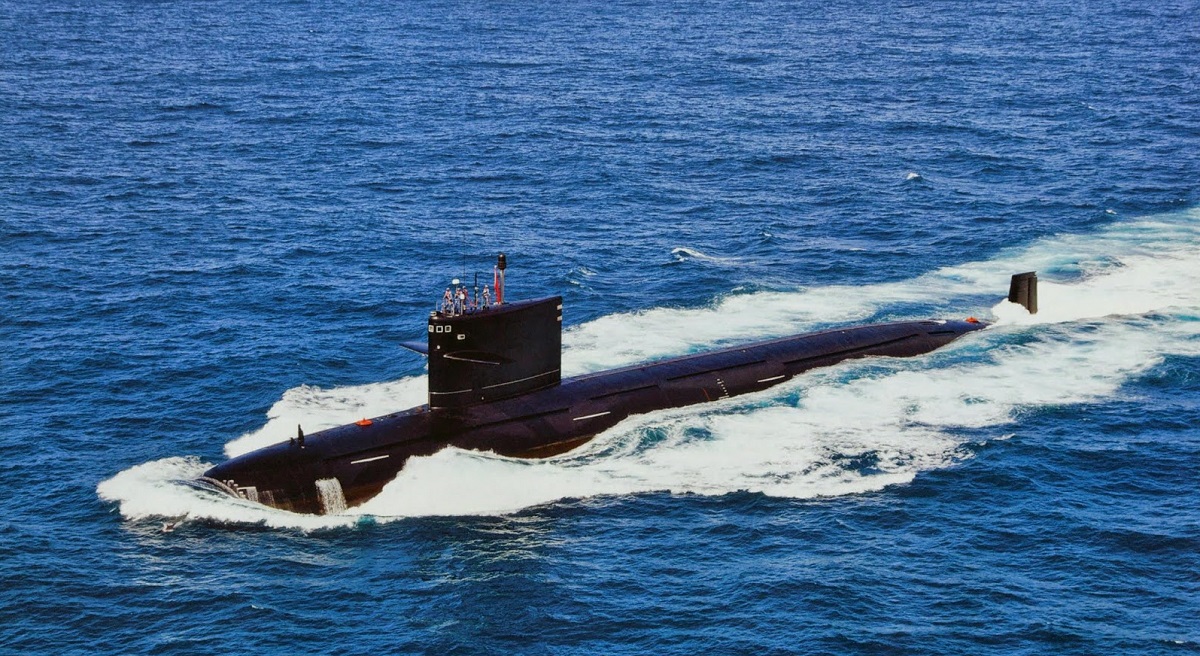 <ul><li><p>second-generation <strong>nuclear</strong>-powered <strong>attack</strong> submarine</p></li><li><p>Type 093</p></li><li><p>in conjunction with Russian experts</p></li><li><p><em>confirmed to have vertical launching system (</em><strong><em>VLS</em></strong><em>)</em></p></li><li><p>can launch supersonic anti-ship missiles, cruise missiles</p></li><li><p>Crew: <strong>100</strong> (smaller)</p></li><li><p>6x torpedo tubes, VLS</p></li></ul>