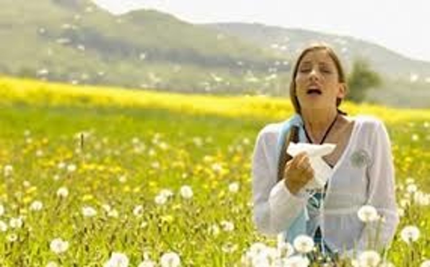 <p>to be allergic (to)</p>