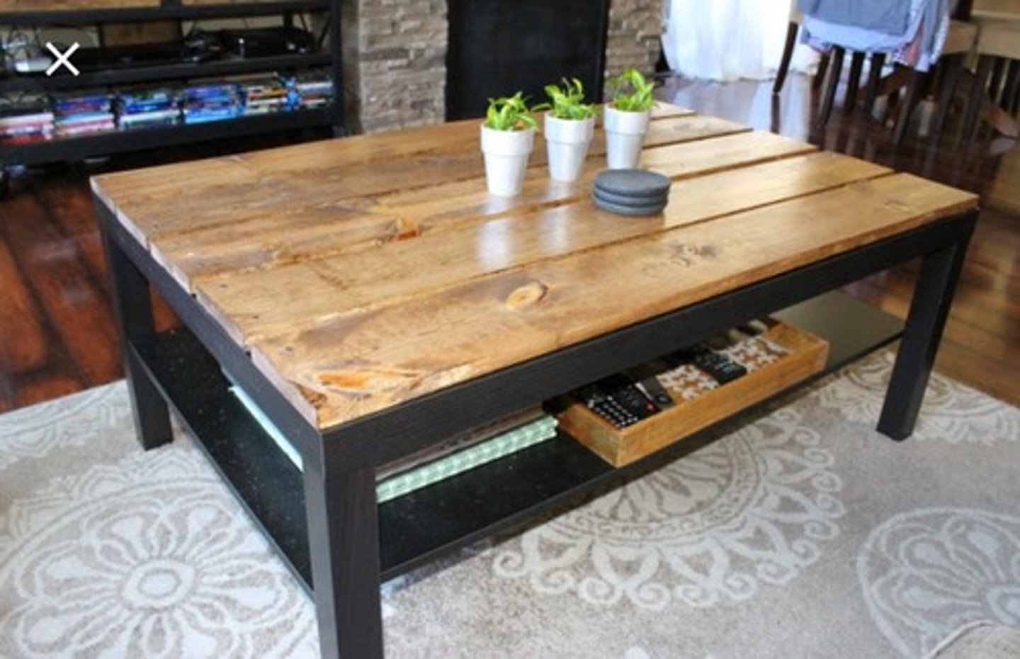 <p>coffee table</p>