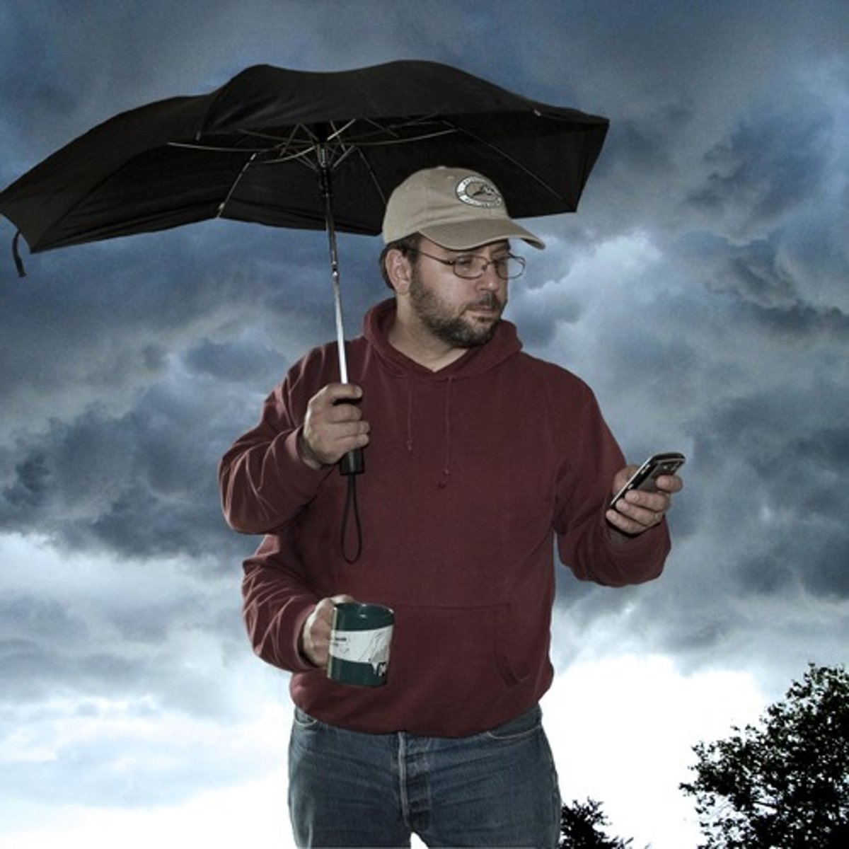 <p>dị thường</p>