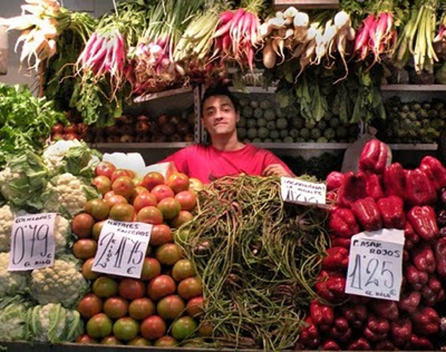 <p>vendor, merchant</p>