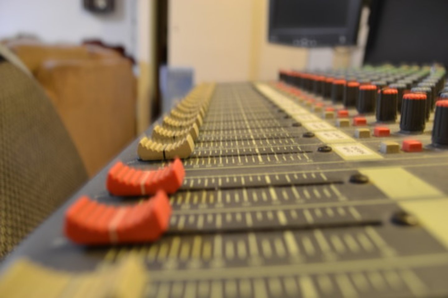 <p>Also known as a slider or attenuator, this control allows the user to perform a gradual change to the amplitude of a signal.</p>