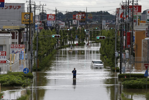 <p>(n. &amp; v.) <em>water covering land</em></p><p>“After six days of rain, there was a major _______ in the city.”</p>