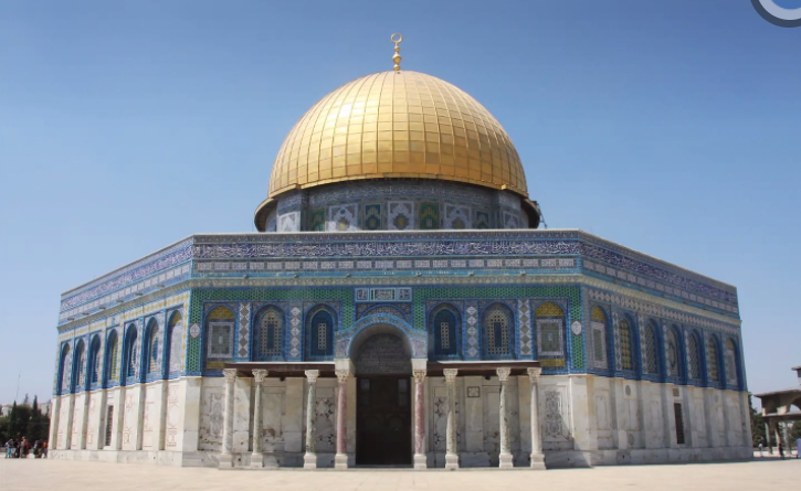 <p>What features of the <em>Dome of the Rock</em> are inspired by other cultures?</p>