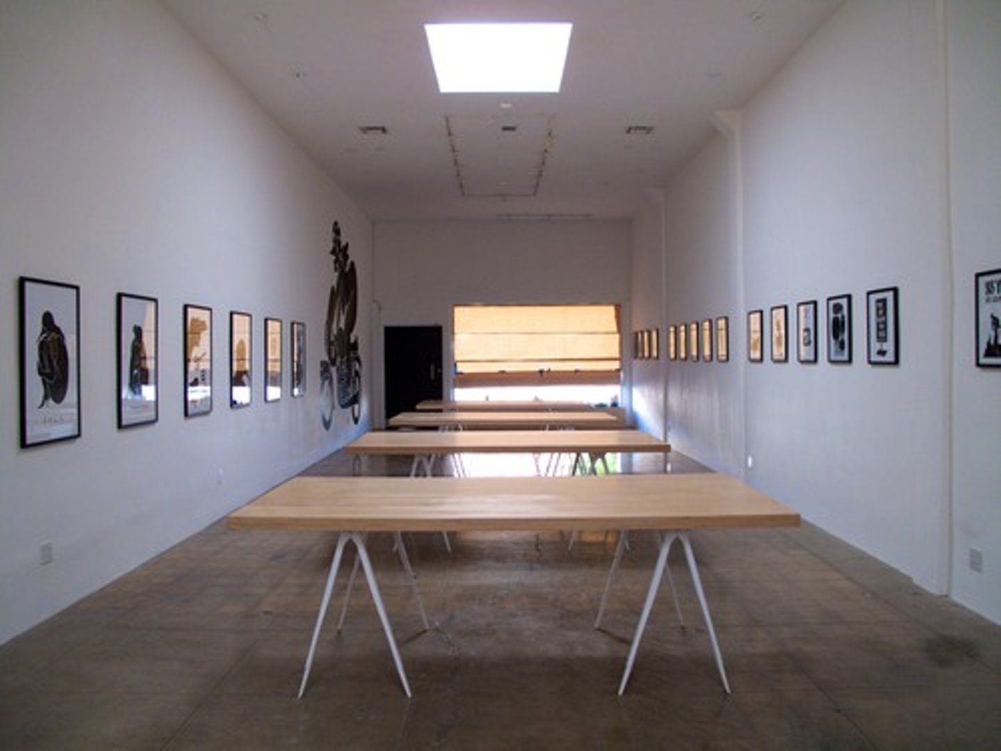 <p>to seem all in the same position when viewed from a certain place or angle</p>