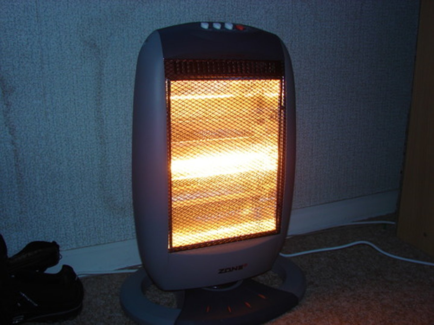 <p>[ˈhiː.t̬ɚ]bình nóng lạnh</p>