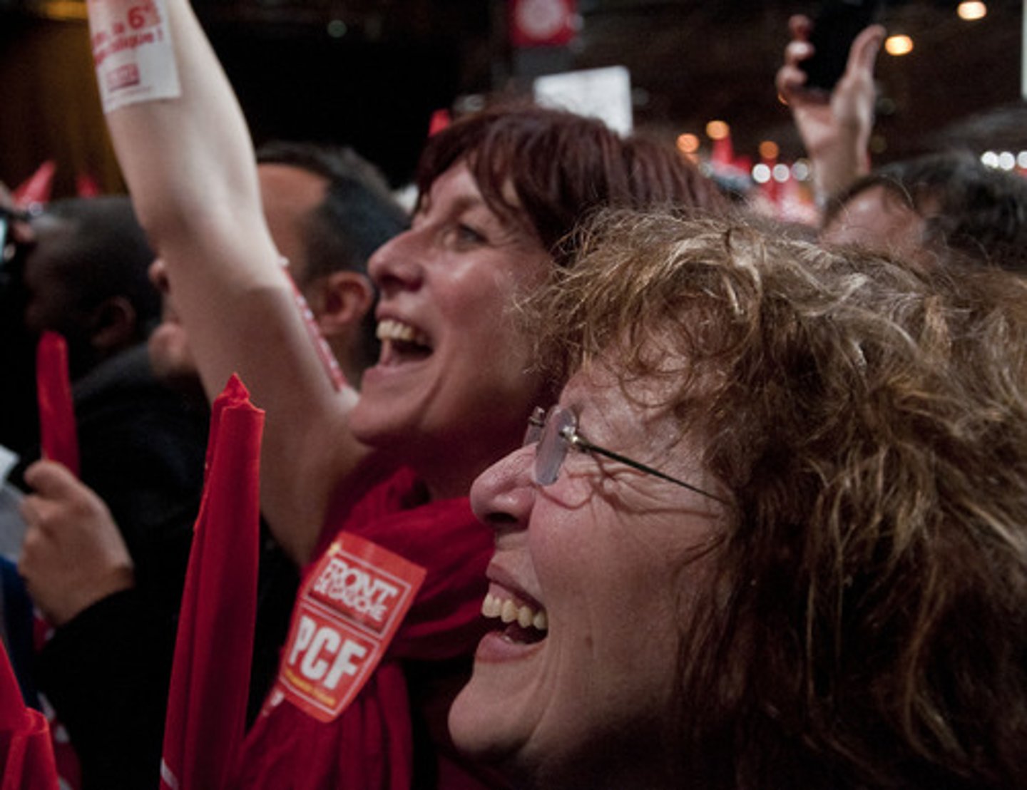 <p>(n.) a shout of welcome; an overwhelming verbal vote of approval.; applause</p>