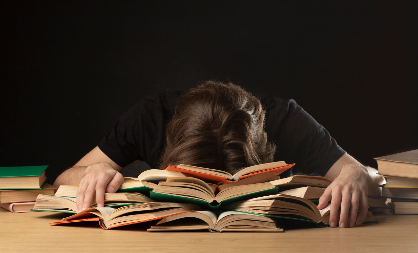 <p><span style="color: red"><strong><sub>Academic stress</sub></strong></span><sub> có thể khiến học sinh mất động lực học ngoại ngữ</sub></p><p><em><sub>/ˌæk.əˈde.mɪk - stres/</sub></em></p><p></p>
