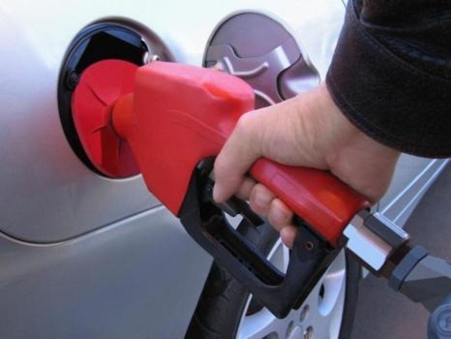 <p>to fill (the tank)</p>