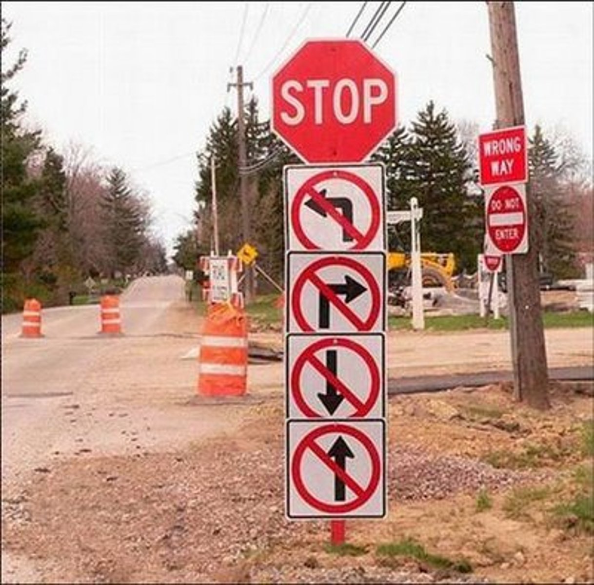 <p>to confuse; to disturb the composure of</p>