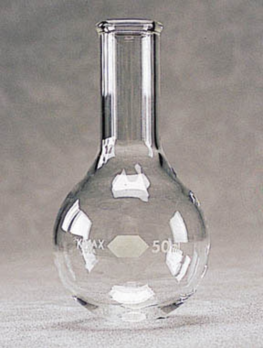 <p>A globular long-necked bottle of thin glass used for holding water or other liquid in laboratory work.</p>