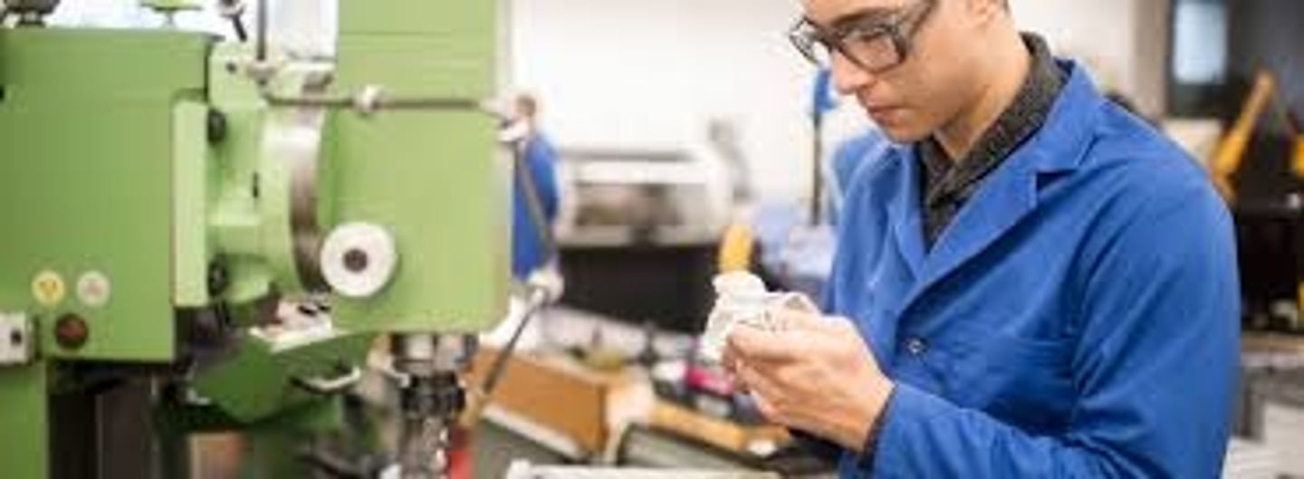 <p>виробничий</p>