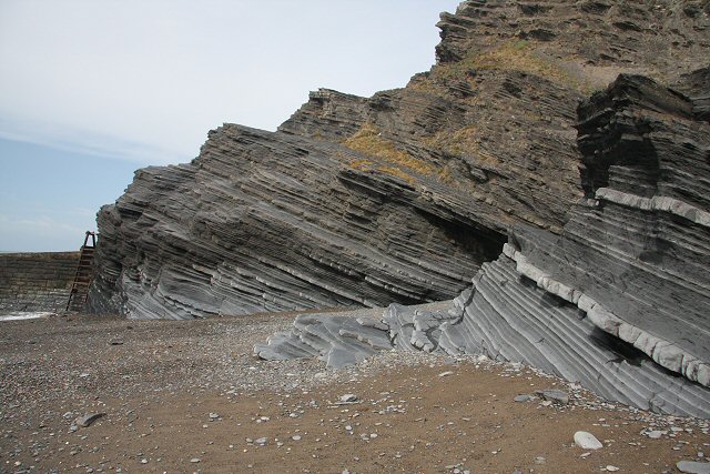 **Tilted sedimentary rocks** – indicates that these have been deformed\*