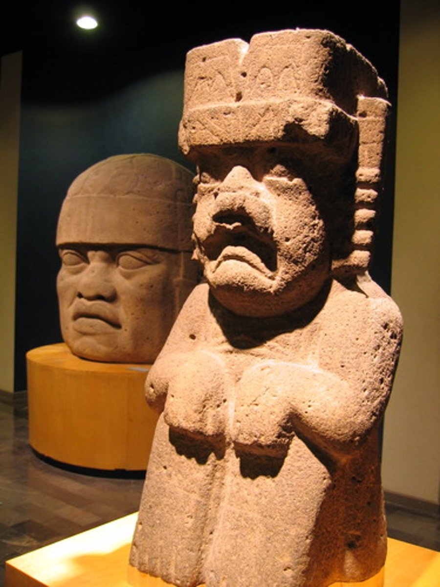 <p>Mesoamerican civilization in lower Mexico around 1500 BCE to about 400 BCE focused. Most remembered for their large stone heads.</p>
