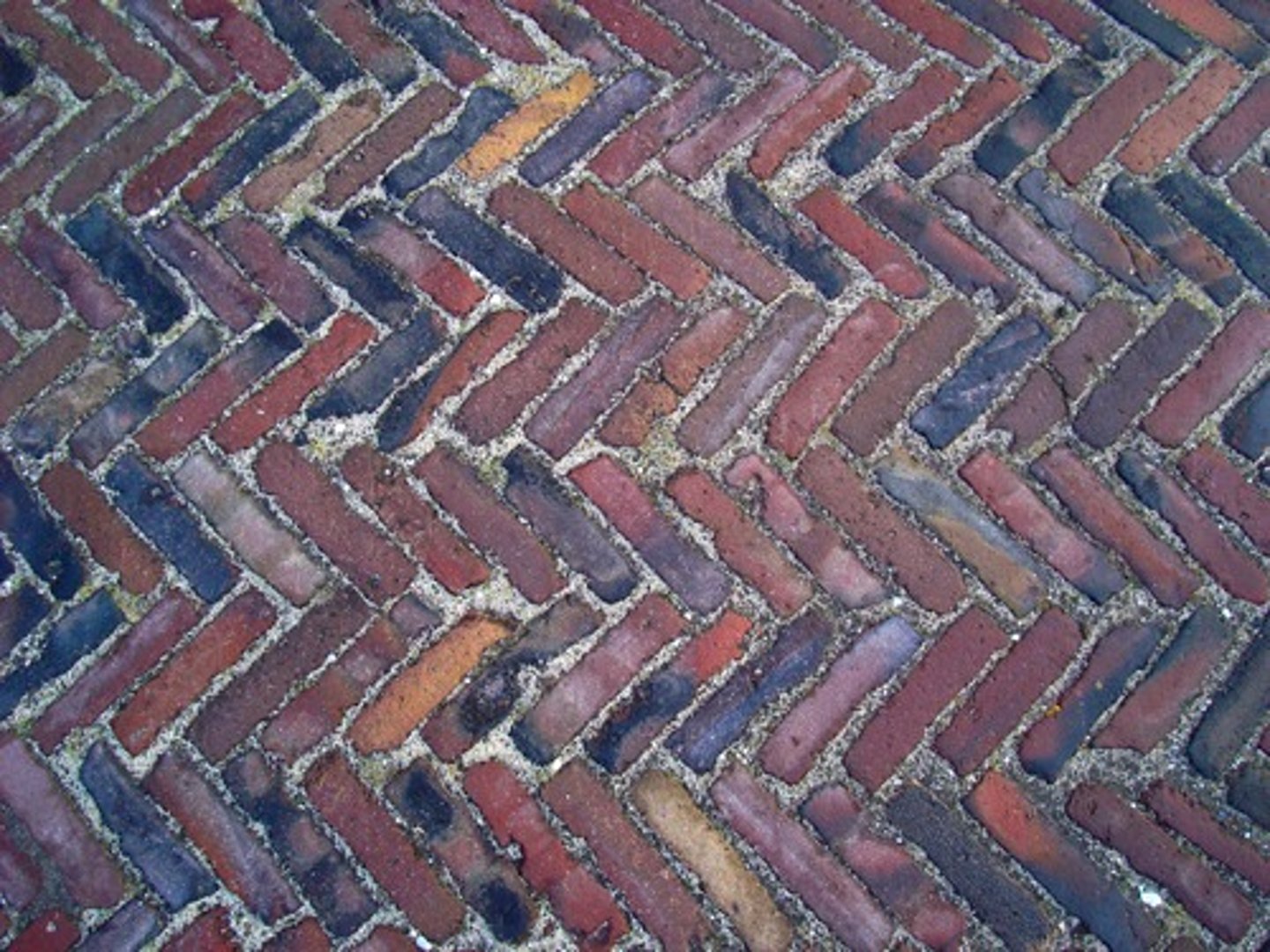 <p>interlocking zig-zag pattern</p>