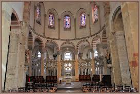 <ul><li><p>german, cologne </p></li><li><p>built 150-1065</p></li><li><p>oldest de la ville </p></li><li><p>fondation= roman. otto tardive</p></li><li><p>plan tréflé du choeur + transpet = oldest of this type in cologne </p></li><li><p>arcade bichrome</p></li></ul><p></p>