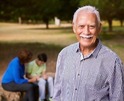 <p>Your grandfather’s / grandmother’s father</p><p>|ˈɡreɪtˌɡræn(d)ˈfɑːðə|</p><p>Прадедушка </p>