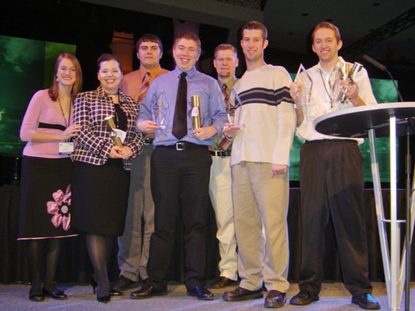 <p>tự mô tả</p>