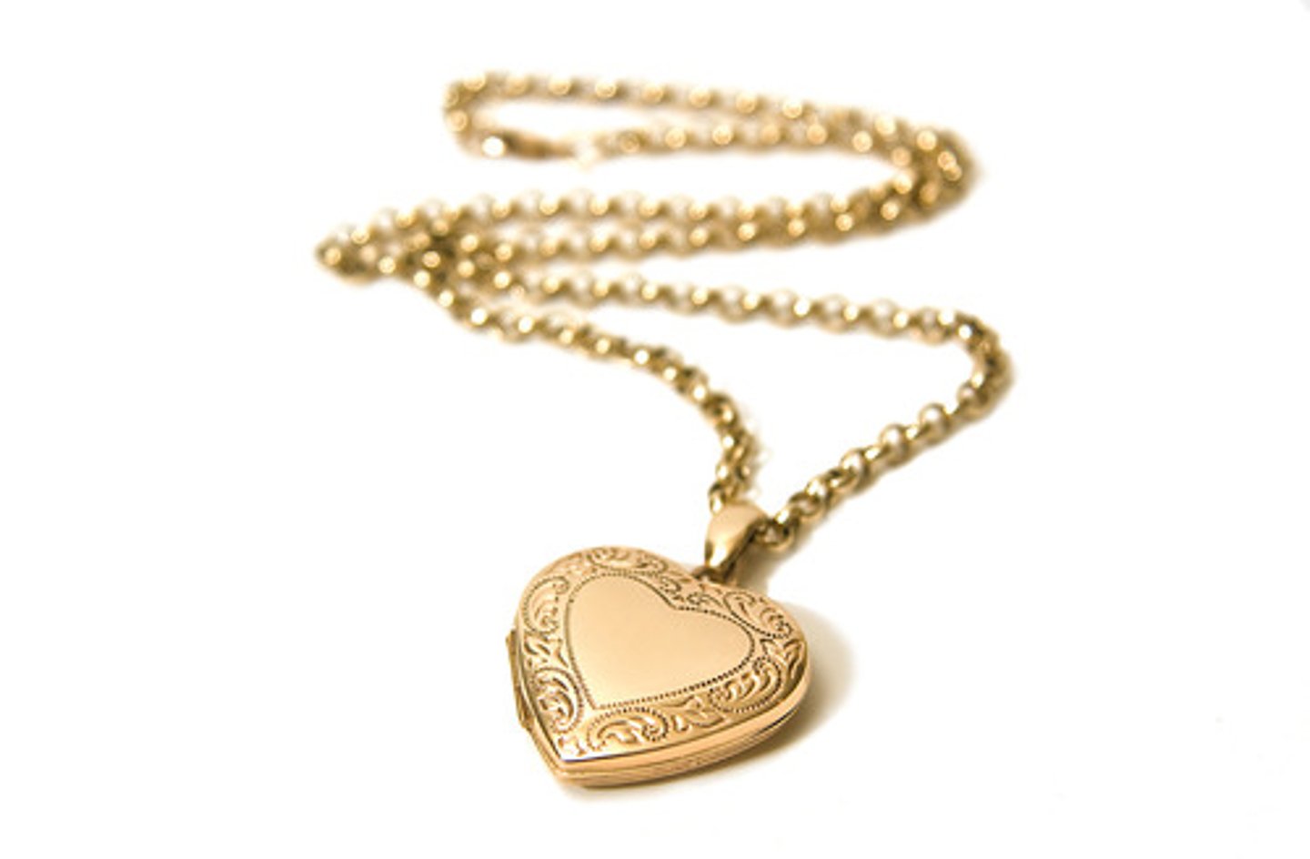 <p>necklace, chain</p>