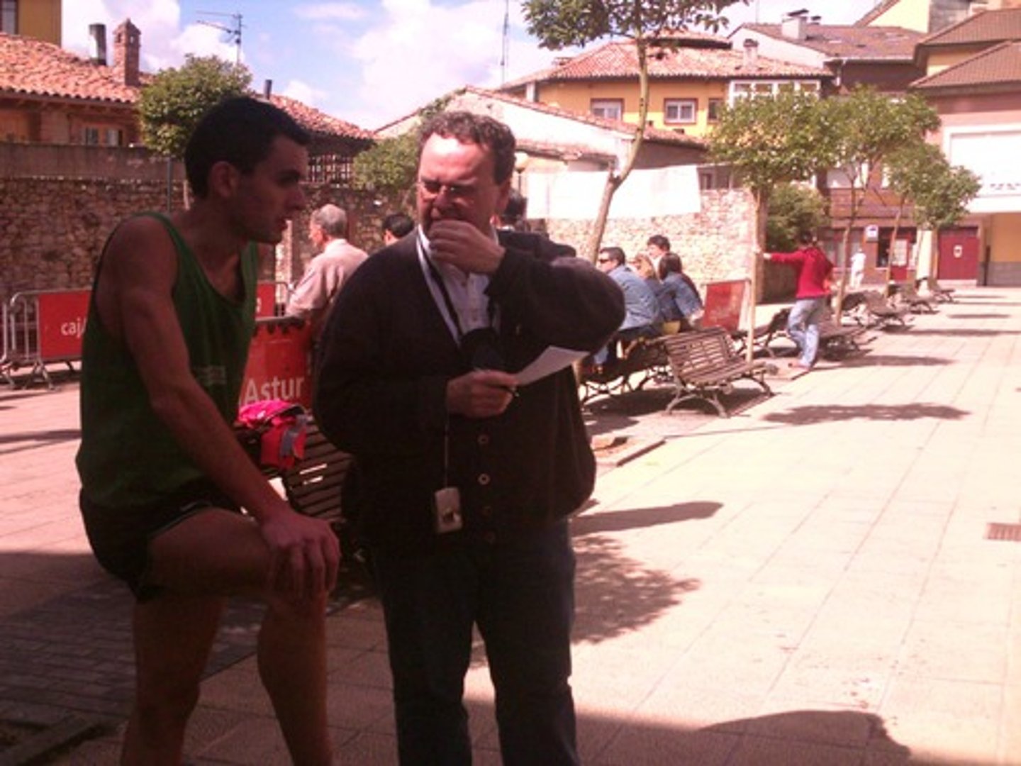 <p>un informador</p><p>(male journalist)</p>