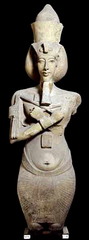 <ul><li><p>Thebes, Egypt, 1350 BCE</p></li><li><p>represents the 18th dynasty pharoah</p></li><li><p>androgyny</p></li><li><p>crook and flail</p></li><li><p>resembles Osiris mummy statues</p></li></ul>