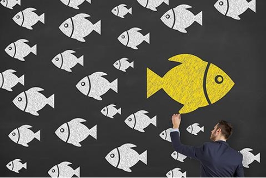 <p>Become different</p><p>When you make something or someone different, you <strong>change</strong> something or someone.</p><p><span>|tʃeɪn(d)ʒ|</span></p><p>Менять, меняться</p>