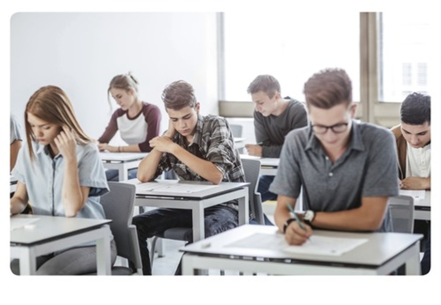 <p>a test of knowledge or ability: kỳ thi</p>