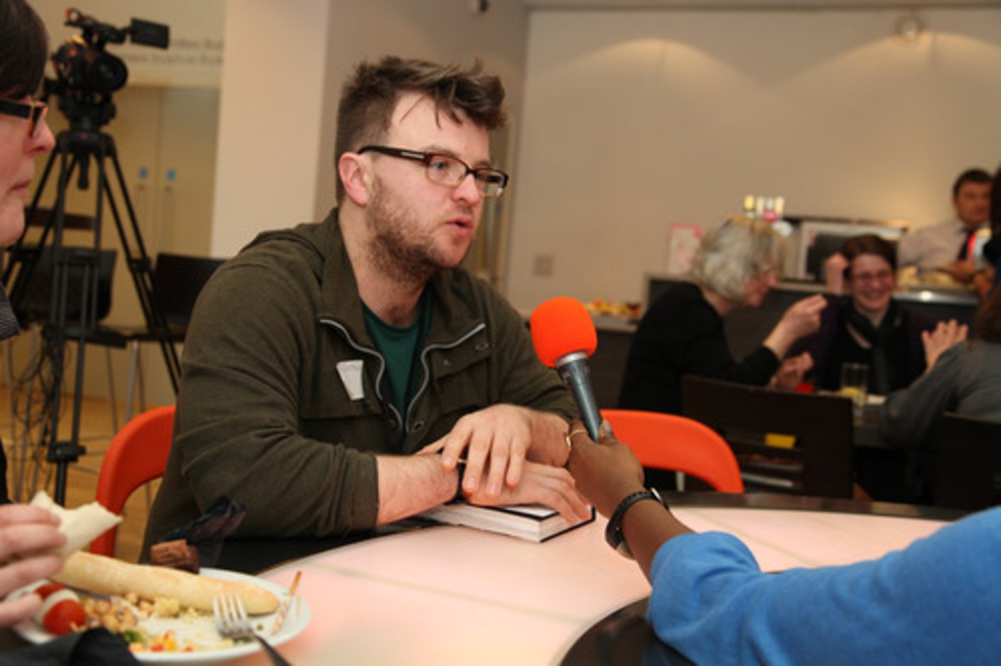 <p>đề cập đến</p>