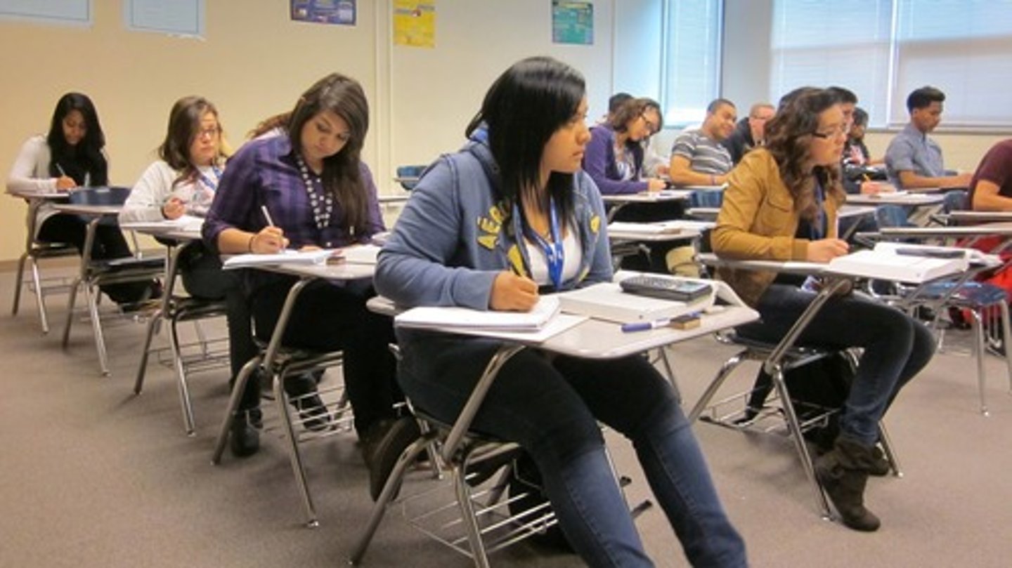 <p>Usually they had an "A" in math. D'habitude elles _________ (avoir) un "a" en maths.</p>