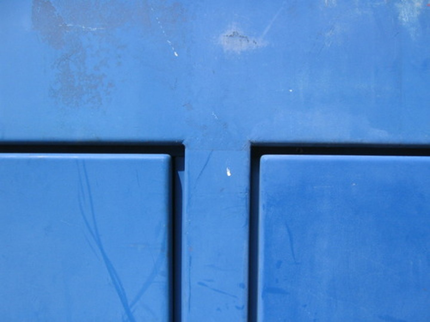 <p>blue</p>