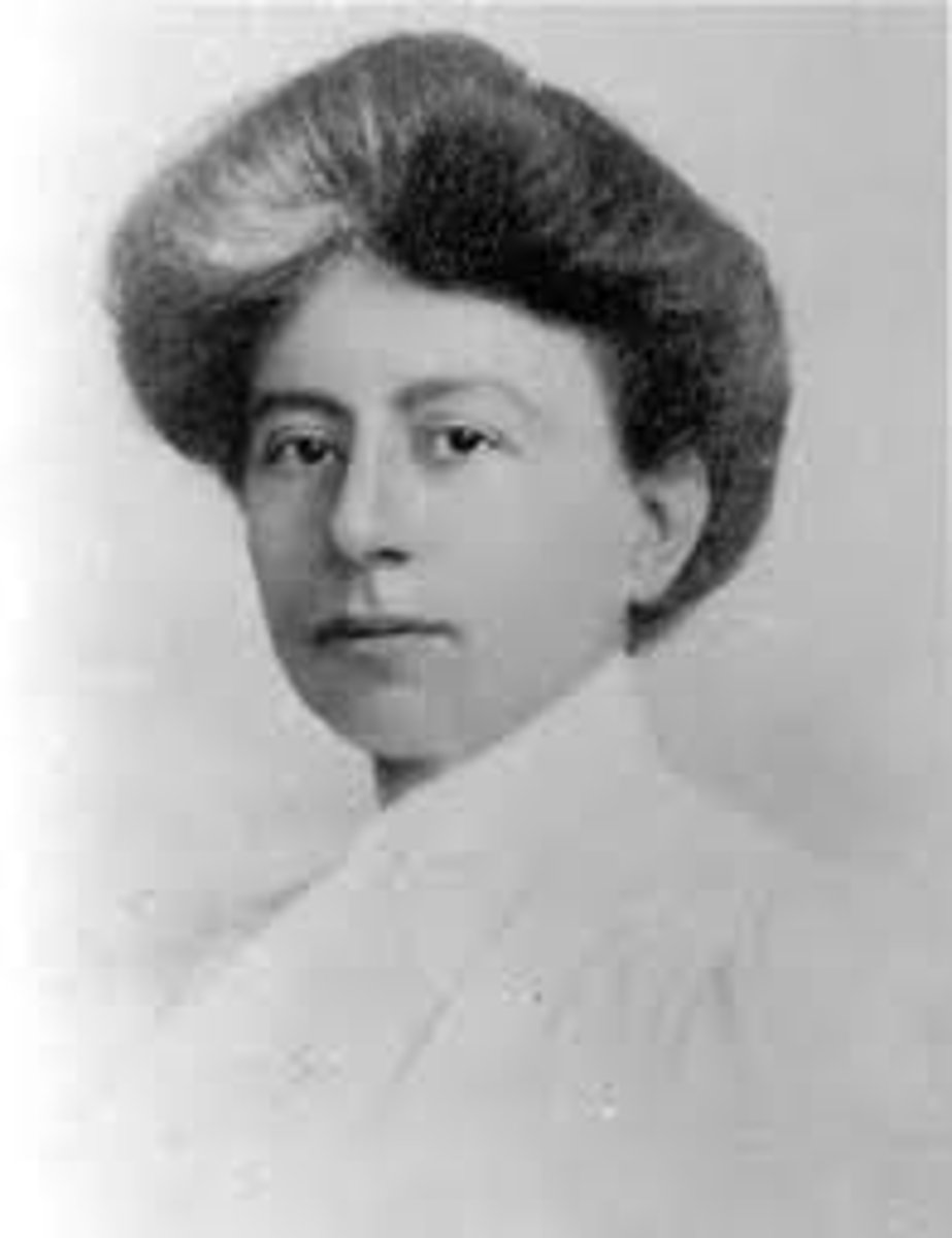 <p>first woman to earn a Ph.D. in psychology</p>