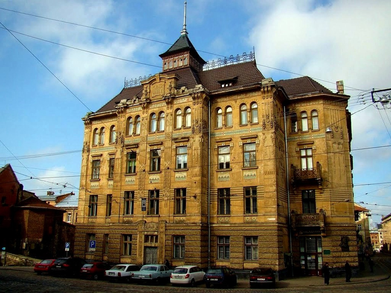 <p>Будинок страхового товариства «Дністер» у Львові, 1905-1906 рр.</p><p>Стиль: модерн</p>