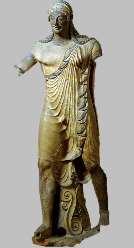 <ul><li><p>Located on a temple roof</p></li><li><p>Similar to the Korous statue</p></li><li><p>Has clothes, detailed</p></li><li><p>Archaic smile &amp; similar facial features</p></li><li><p>Statue seems to move, creating movement &amp; liveliness</p></li></ul><p></p>