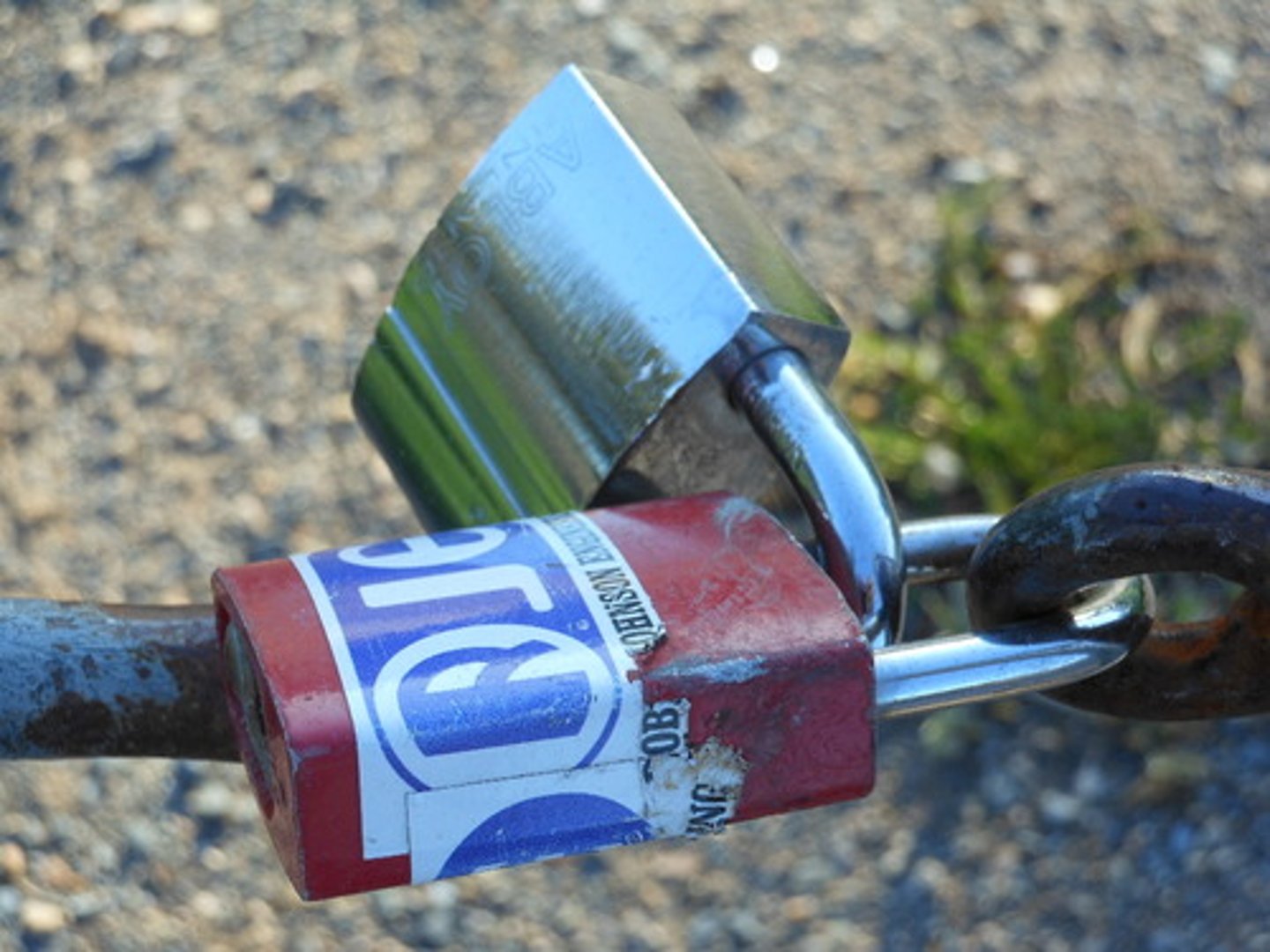 <p>impossible to pass through or enter; incomprehensible.</p>