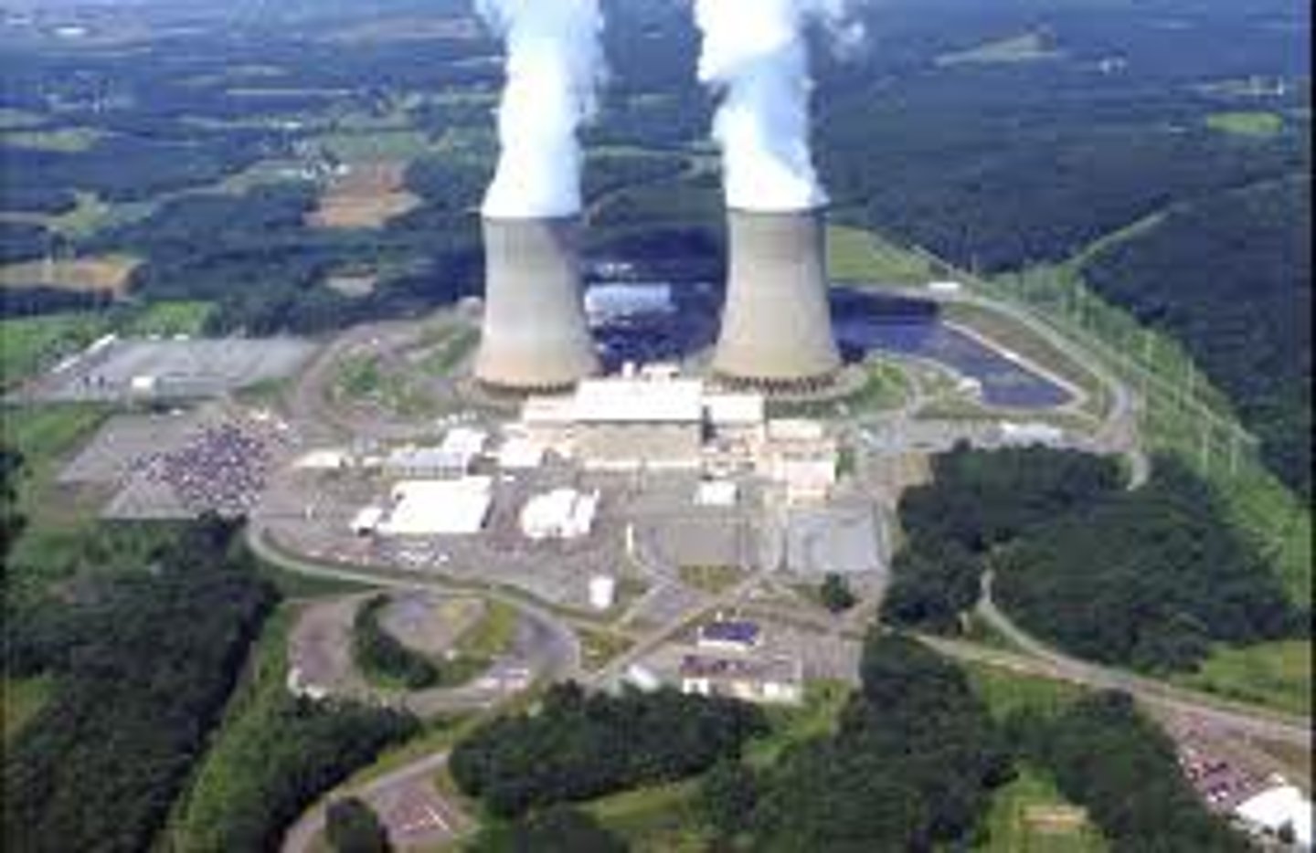 <p>a factory where electricity is produced</p>