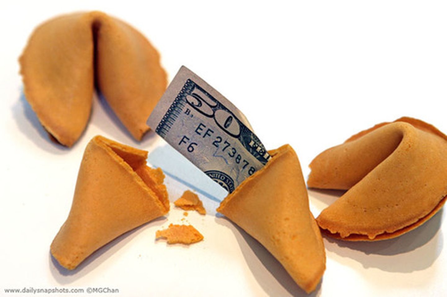 <p>(adj.) favorable; fortunate</p>