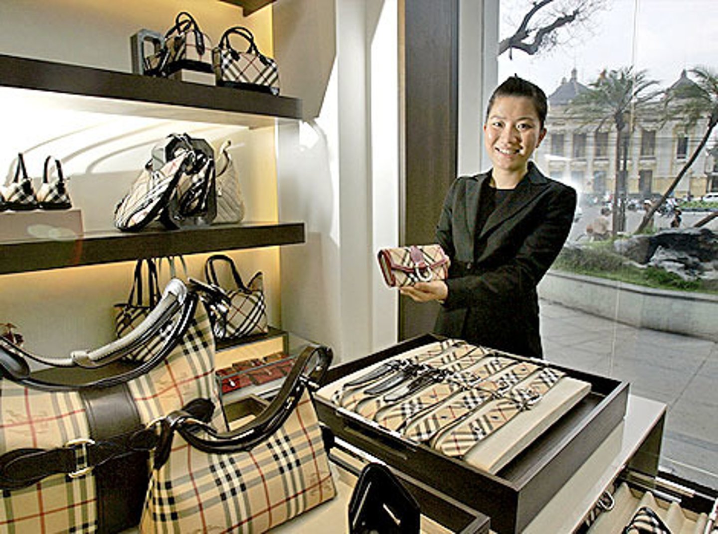 <p>Can I help you?</p>