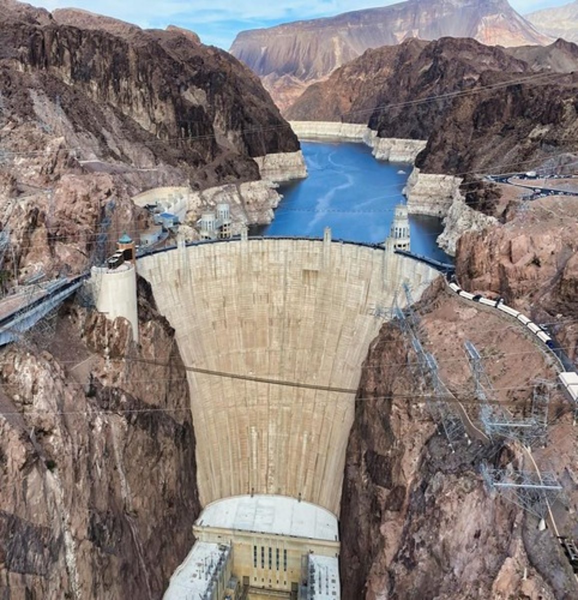 <p>A wall built across a river to slow/stop water.</p>