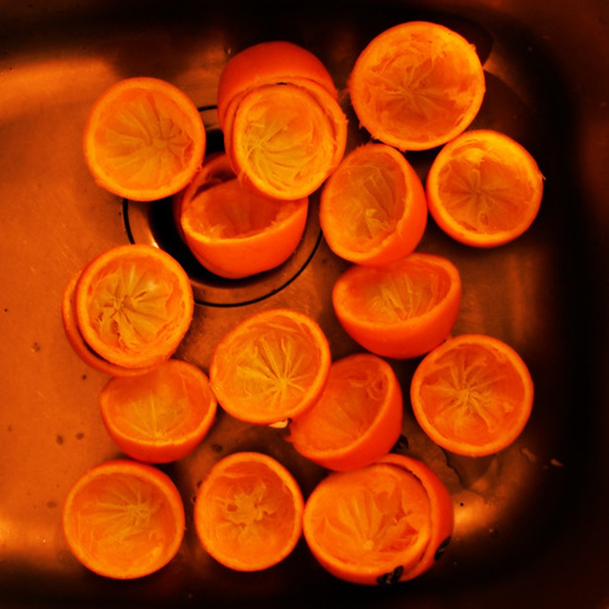 <p>orange</p>