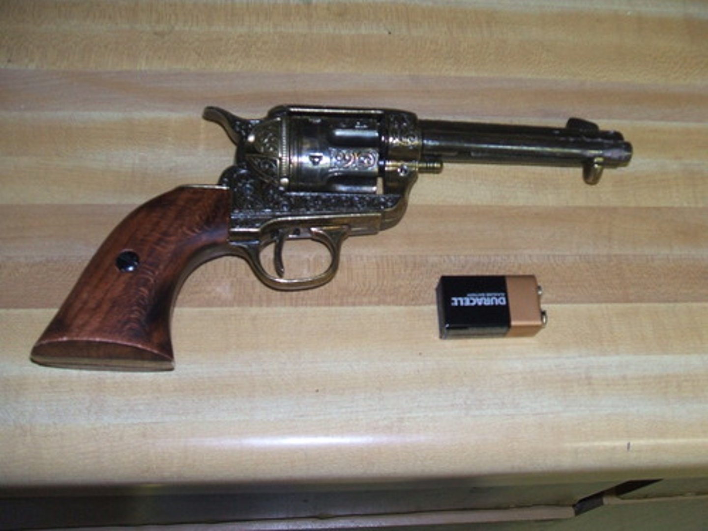 <p>weapon</p>