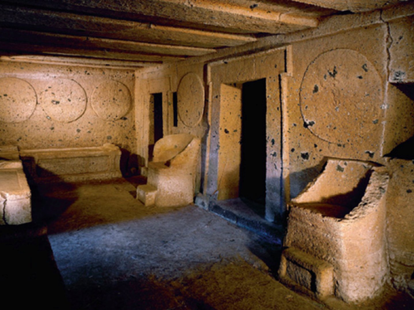<p>Etruscan; 600BCE</p><p>Interior mimics the house of the living</p>