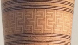 <p>decoratieve motieven uit geometrische periode?</p>