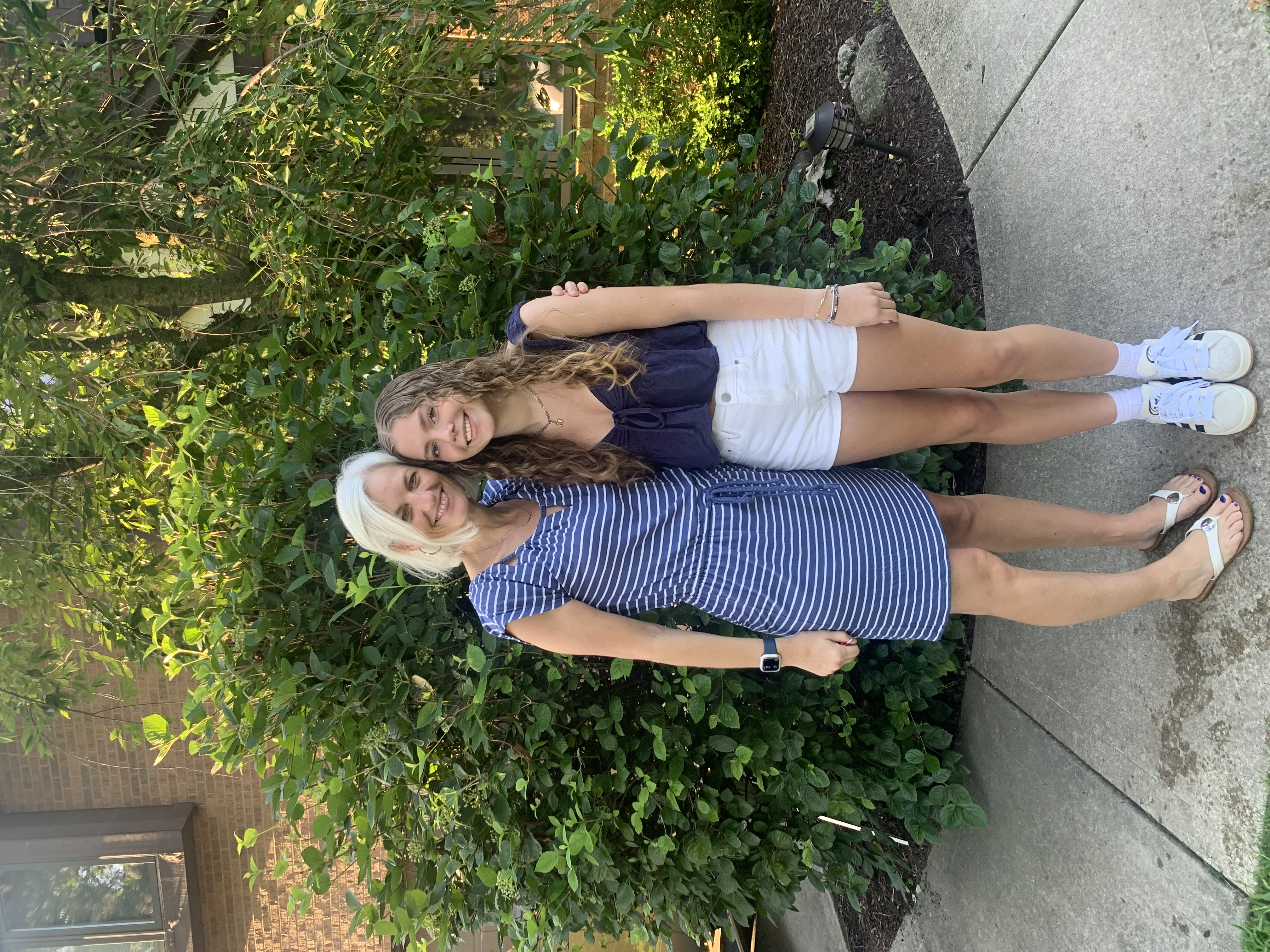 <p>Hard-working</p><p>My mom is very hard working.</p>