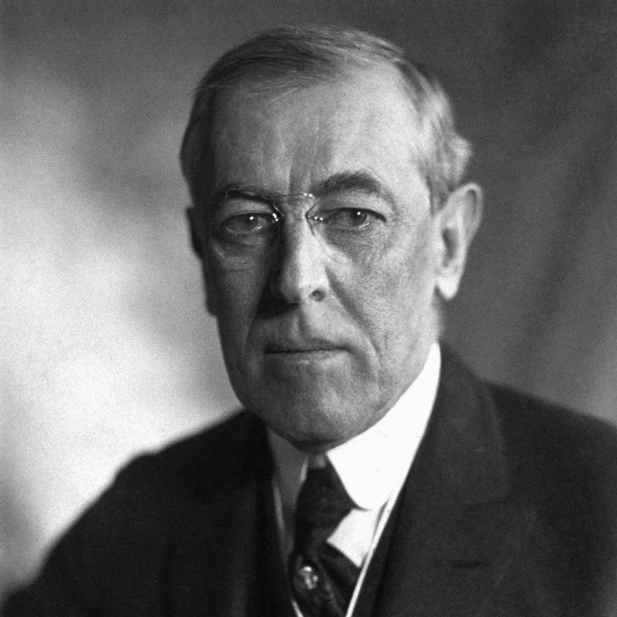 <p>Woodrow Wilson <span data-name="military_helmet" data-type="emoji">🪖</span><span data-name="bank" data-type="emoji">🏦</span><span data-name="firecracker" data-type="emoji">🧨</span><span data-name="ship" data-type="emoji">🚢</span></p>