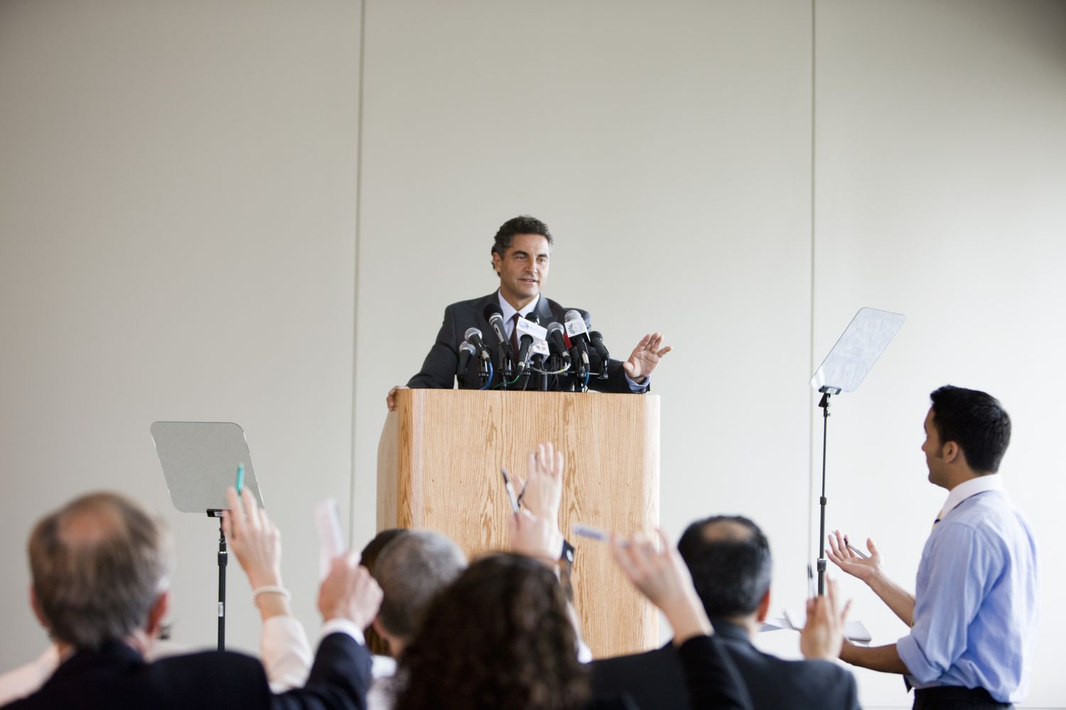 <p>press conference</p>